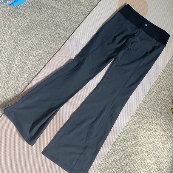 Classic Flared Lululemon Pants - Picture 1 of 3
